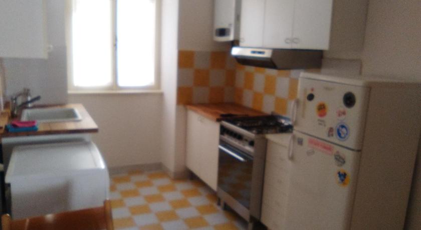 Appartamento in centro con wifi e posto auto in garage - image 5