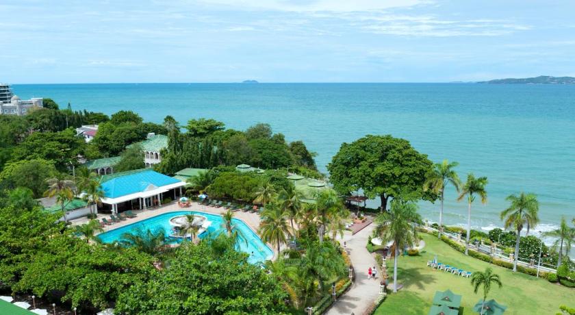 Swimming pool, Asia Pattaya Hotel (SHA Extra Plus) in Pattaya