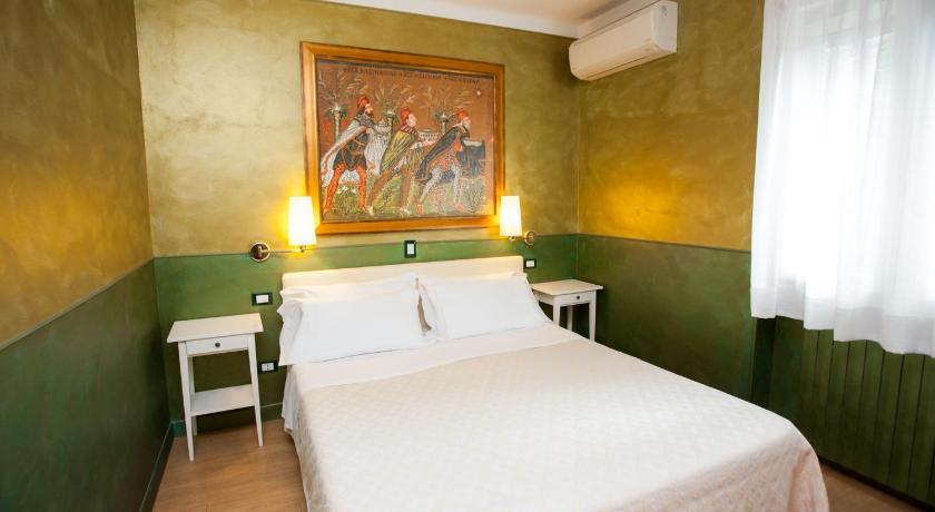 Фото: Двухместный номер эконом-класса (Economy Double Room) 10