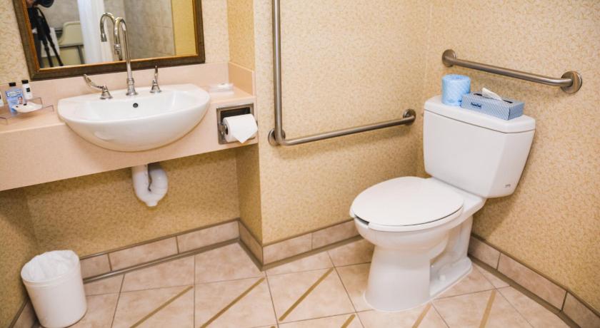 Country Inn & Suites by Radisson, London South, ON