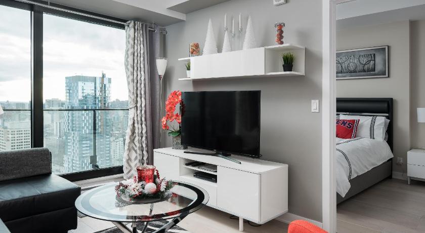 Luxury home in downtown Montreal photo
