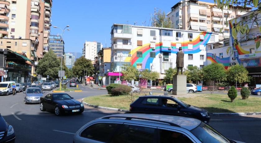 Arso Studio Tirana photo
