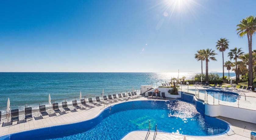 VIP Dominion Beach Estepona — Hotel in Estepona