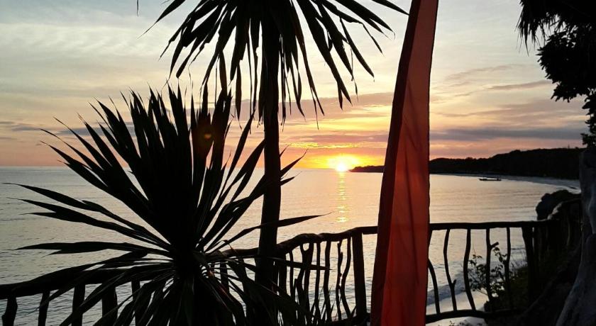 Nini's Beach Bungalows photo