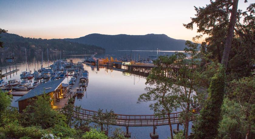 Brentwood Bay Resort & Spa