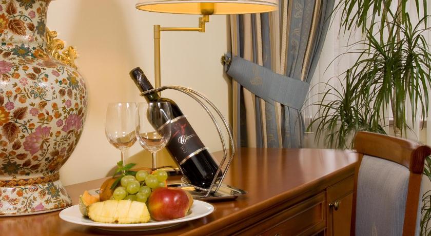 Image of Suite 7