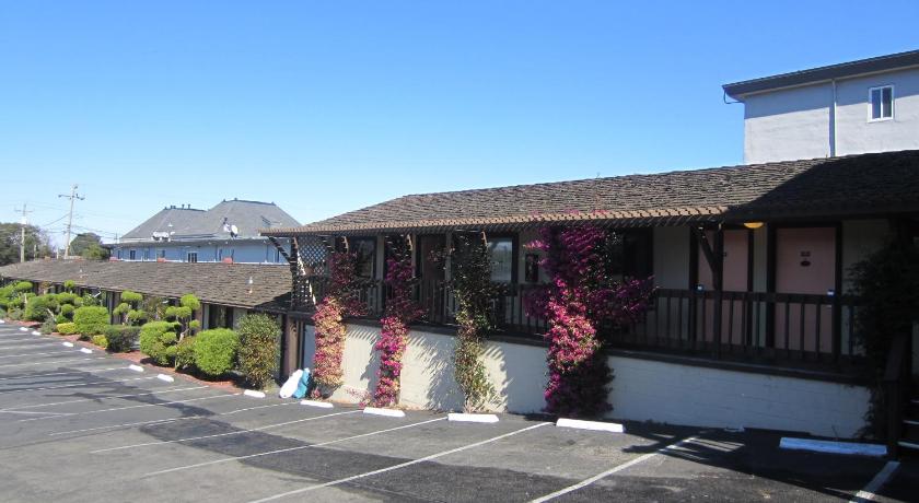 Monterey fairgrounds inn