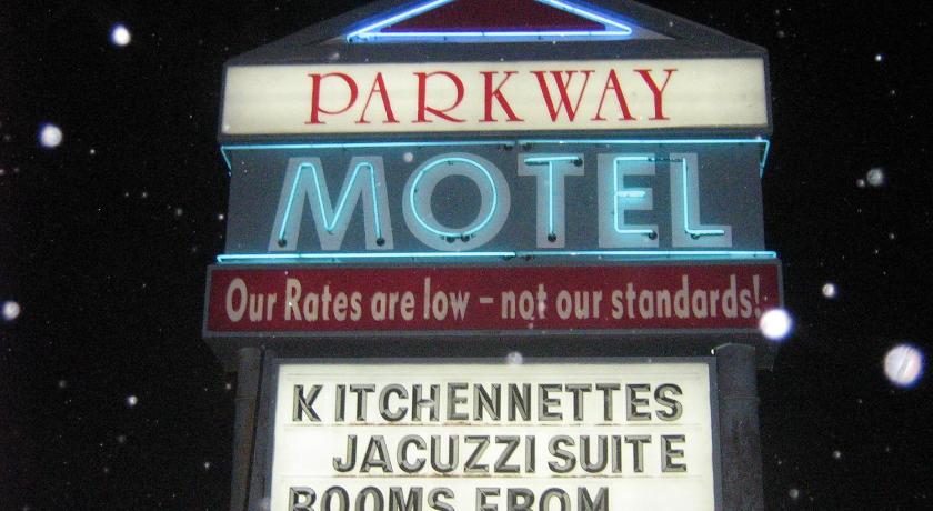 Parkway Motel & European Lodges