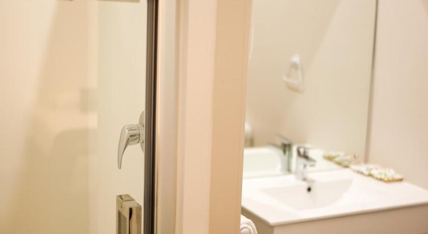 Image of Courtyard Family Suite 2