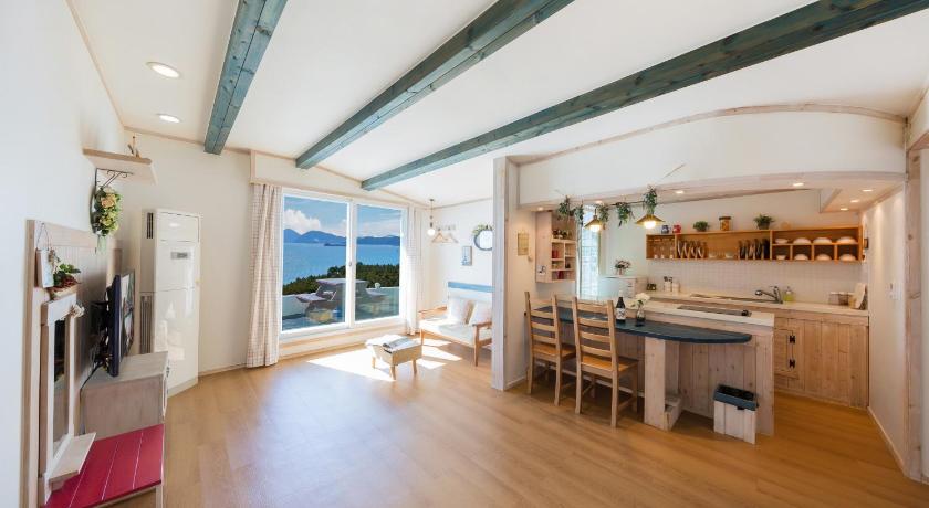 Image of Standard Double Room 4
