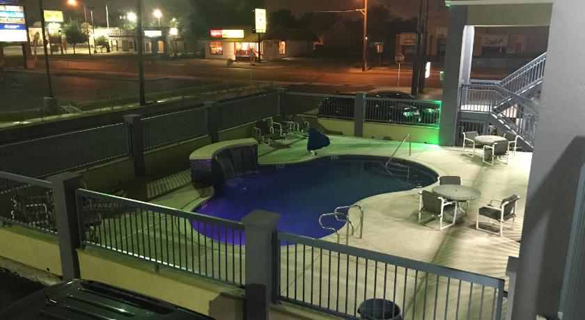 Texas Inn McAllen Airport photo