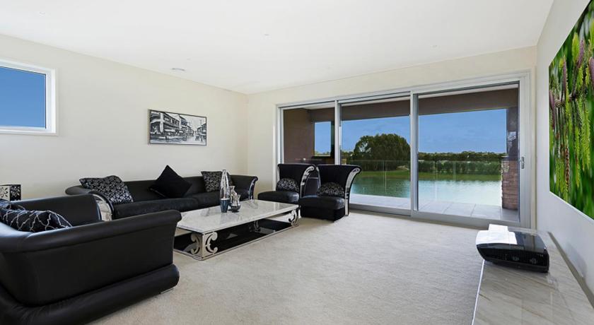 Jolong Park Club House 88 River End Road Bangholme Carrum North - 