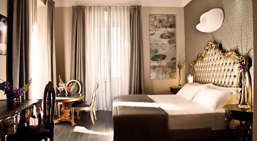 ローマ Hotel Valadier 4つ星 ホテル プール