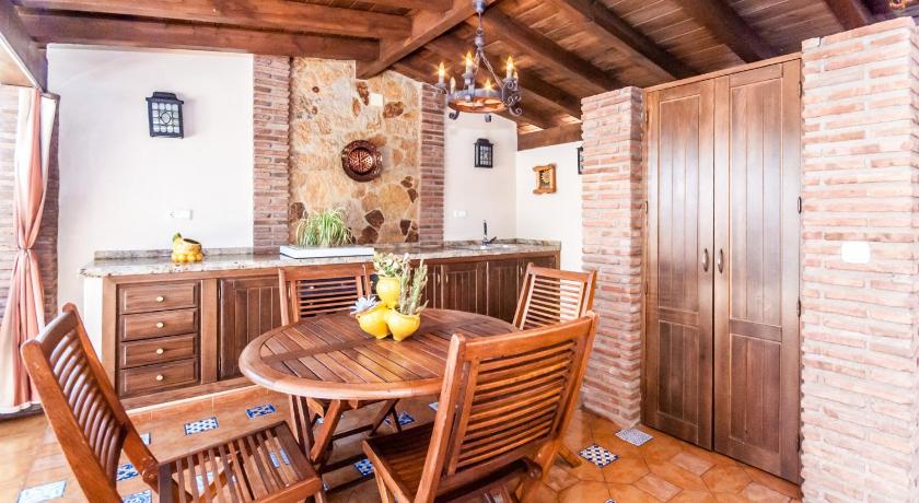 Cubo's Villa Elisabeth photo