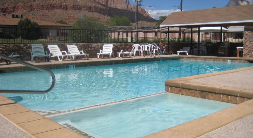 Springdale (UT) Bumbleberry Inn 3-Star Accommodation exterior