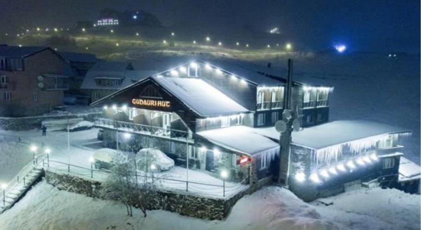 Gudauri Hut Hotel — Hotel in Gudauri