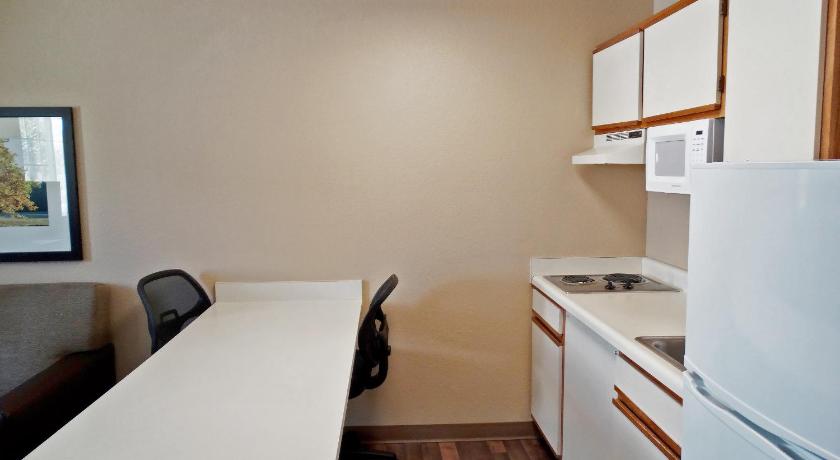 Image of Deluxe Studio with 1 Queen Bed - Non-Smoking 10
