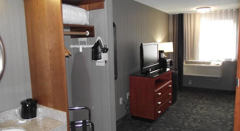 Country Inn & Suites by Radisson, Portland Delta Park, OR