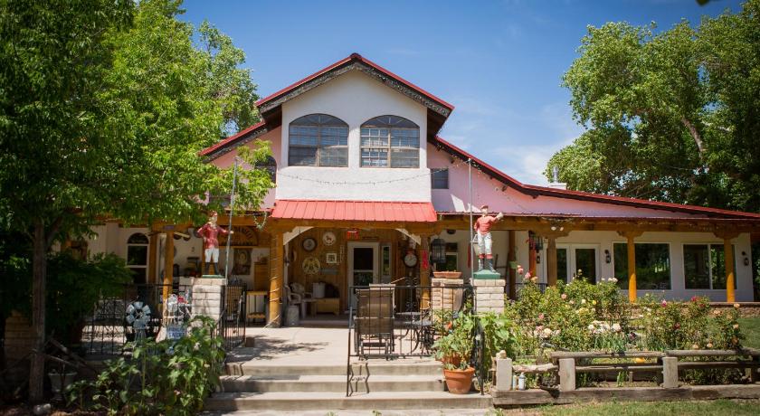 Red Horse Bed and Breakfast photo