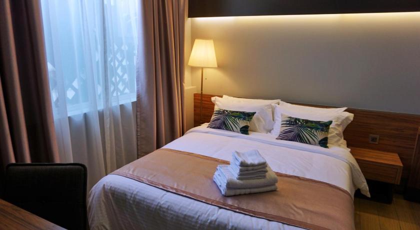 Kota Kinabalu Hotel Gaia 95 2-Star Hotel pool