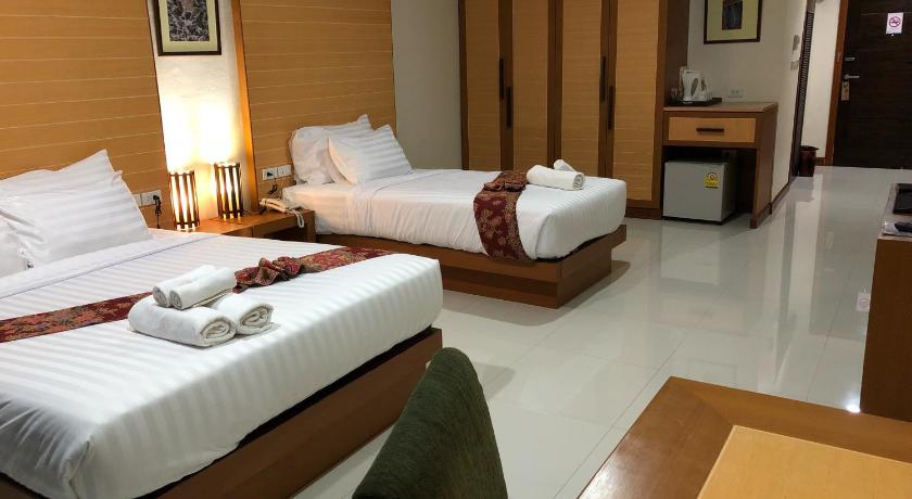 Image of Standard Triple Room 8