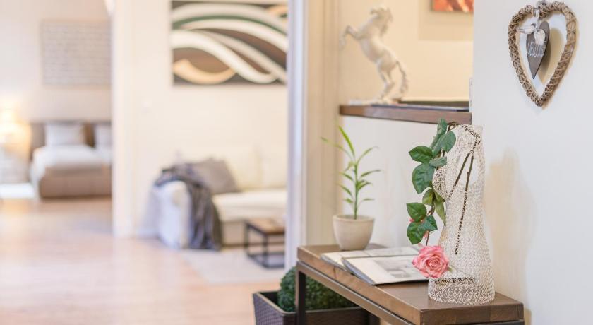 Paulay Apartment — Hotel in Budapest