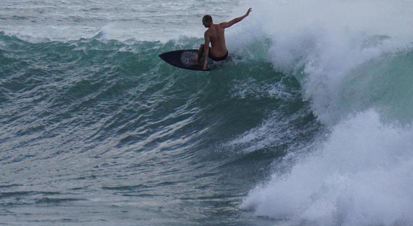 Sunset Surfing Beach Resort photo