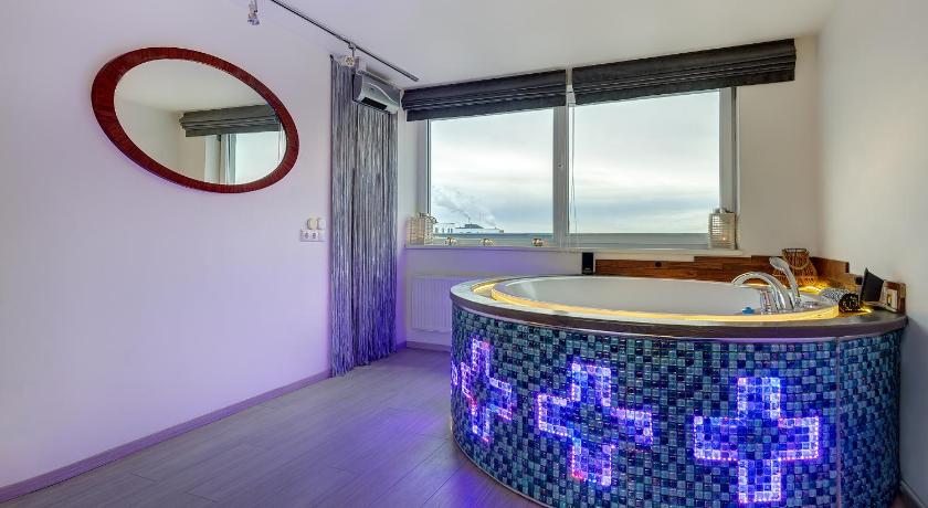 June street Spa apartments photo