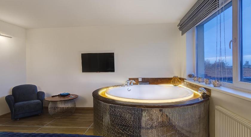 June street Spa apartments photo