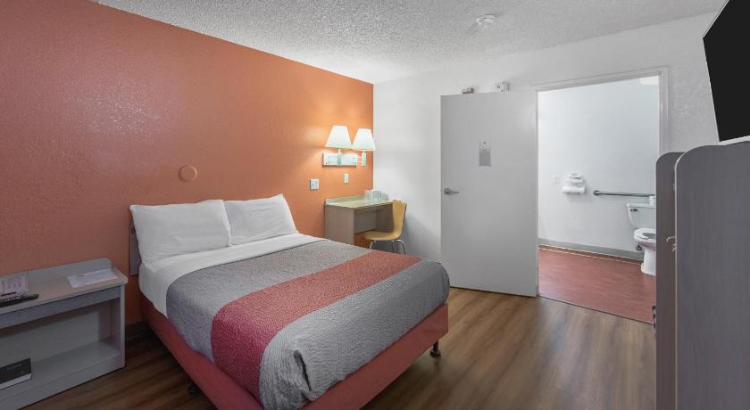 Motel 6-Medford, OR - North