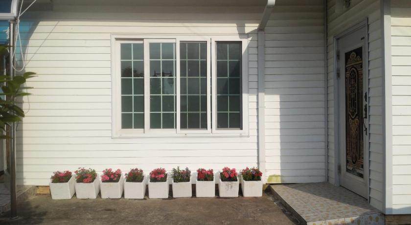 Geoje Ton Ton Guesthouse photo