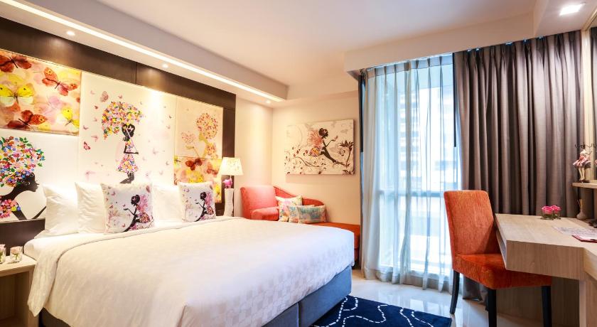 Image of Lady Room 0