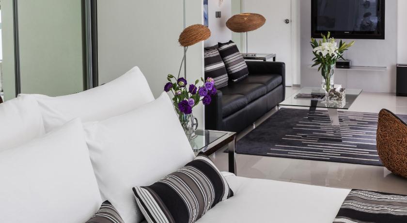 Image of Deluxe Suite 9