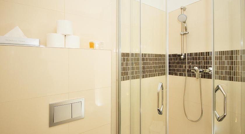 Image of Superior Suite 12