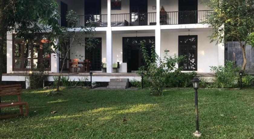 Villa by the Lake Bolgoda, Moratuwa-Colombo photo
