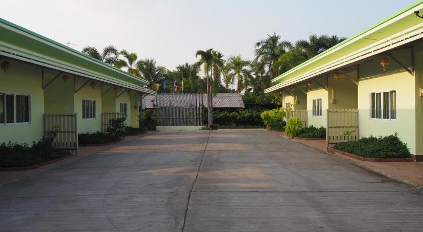 555 Resort photo