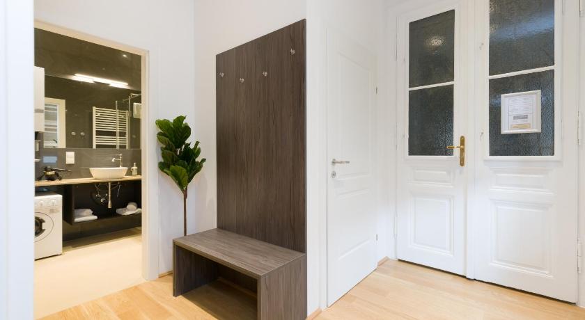 Image of One-Bedroom Apartment 6