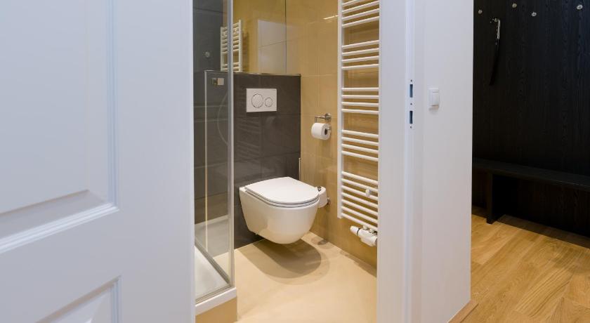 Image of Three-Bedroom Apartment 11