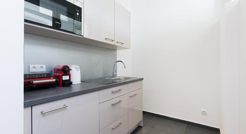 Image of Three-Bedroom Apartment 15