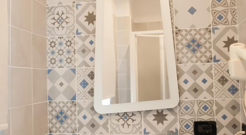 Image of Twin Room 9