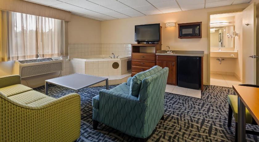 Suite - 1 King Bed, Nonsmoking, Sofabed, Whirlpool, Bar Sink fotója 1