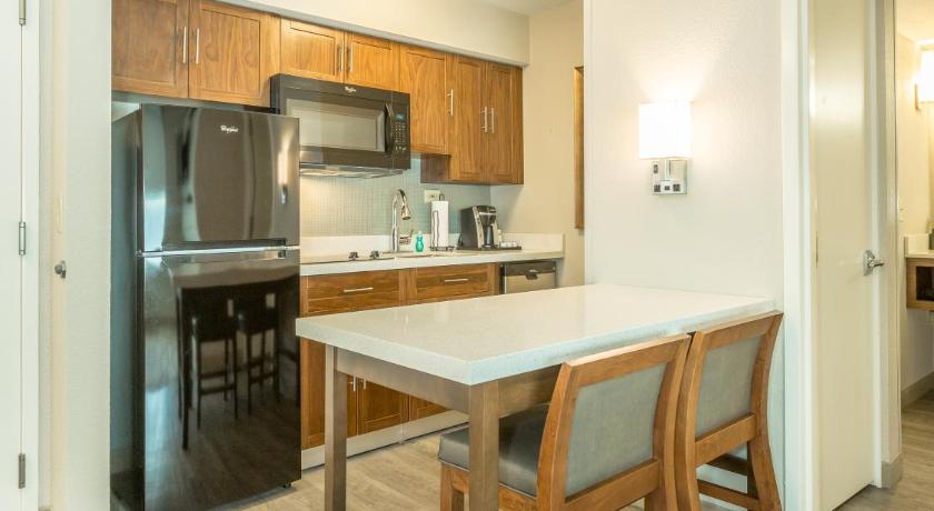 Holiday Inn Hotel and Suites Peachtree City