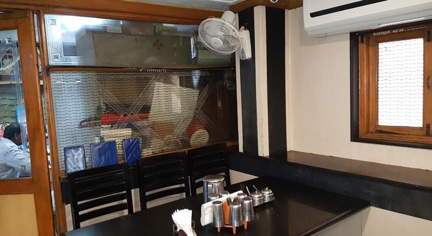 Hotel Sorrento Guest house Anna Nagar East Metro Shenoy Nagar metro budget monthly daily rooms – Chennai, IL