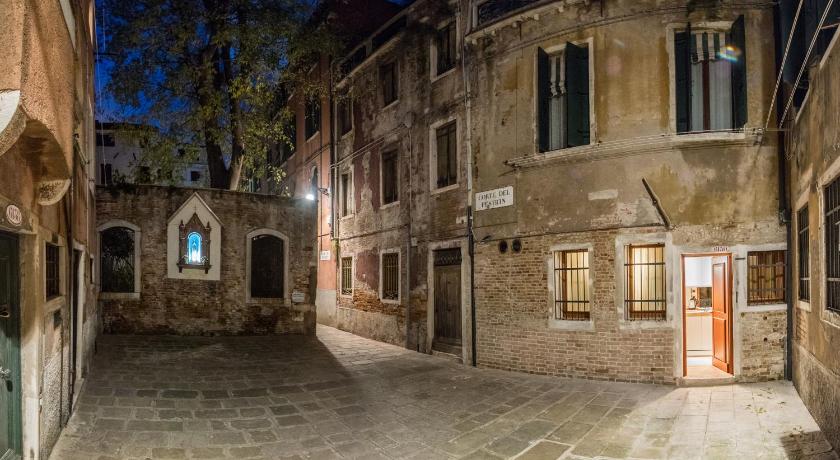 Nike Appartamenti — Hotel in Venice
