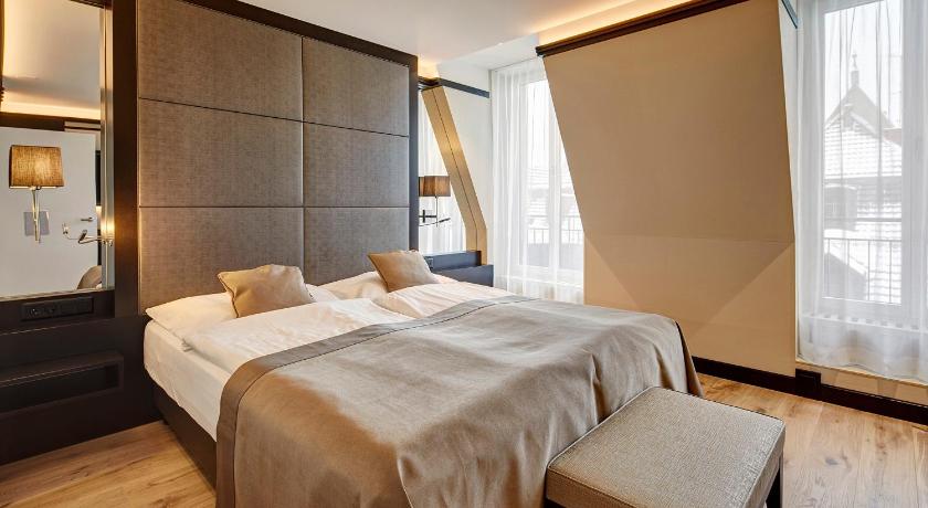 Image of Deluxe Suite 0