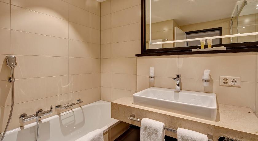 Image of Deluxe Suite 9