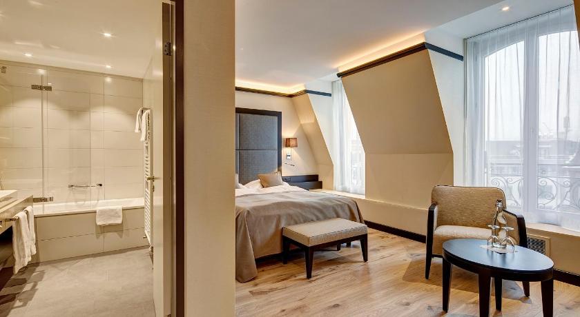 Image of Junior Suite Deluxe 3