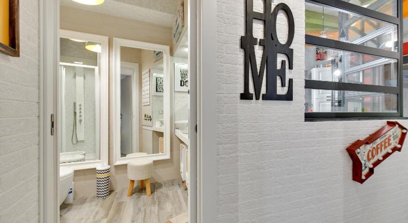 Rome As You Feel - Design Apartment at Colosseum photo