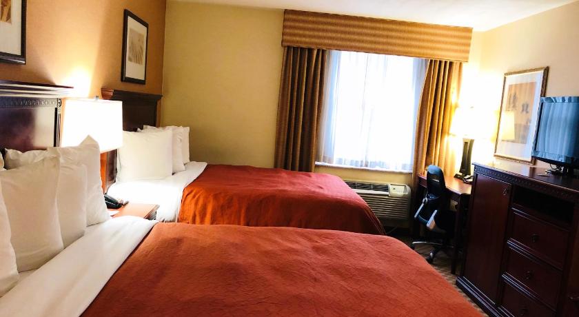 Queens County Inn and Suites Long Island City