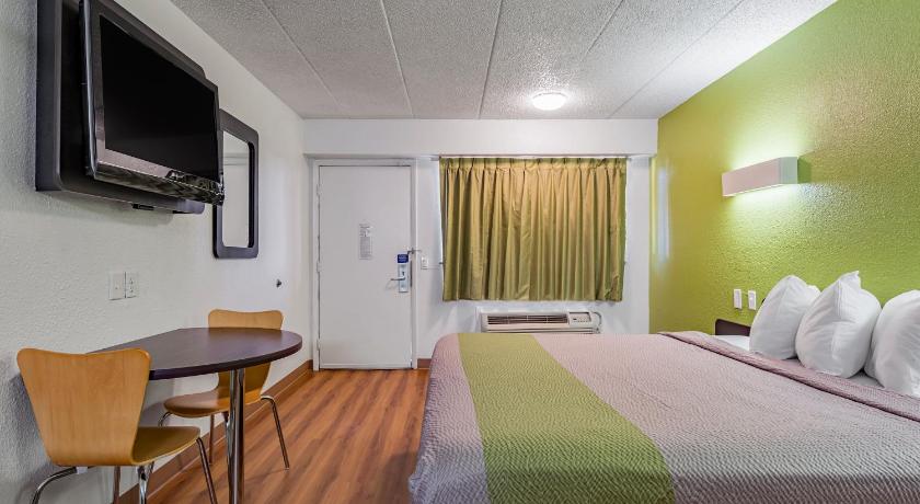 Motel 6-Cincinnati, OH - Central - Norwood